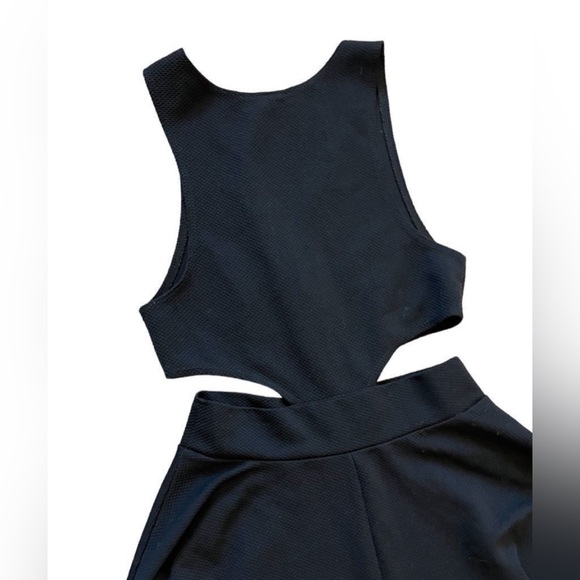 SNAP Black Low Cut Mini Dress - Size M - Picture 5 of 10